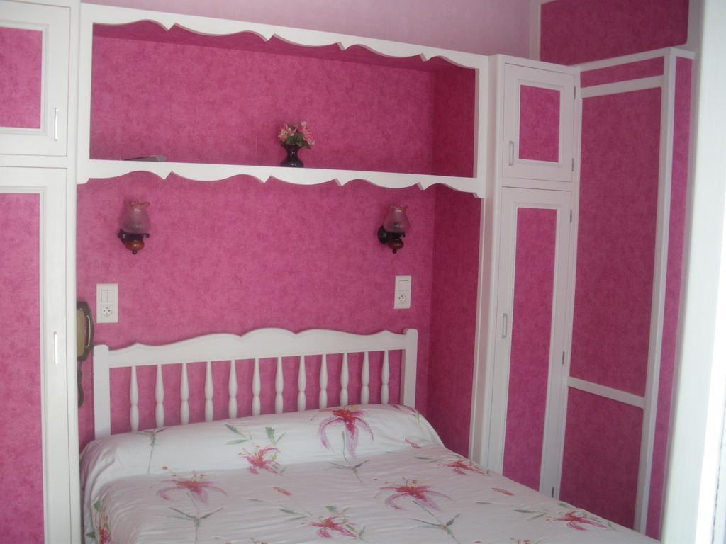 Bed and Breakfast A L'Abri Des Vents Saint-Jean-le-Thomas Habitación foto