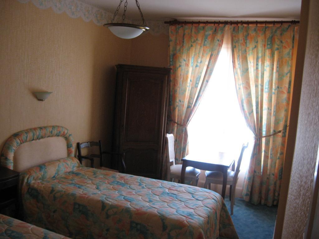 Bed and Breakfast A L'Abri Des Vents Saint-Jean-le-Thomas Exterior foto
